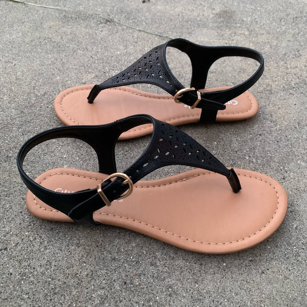 CityClassified Black Triangle Strap Buckle Sandals